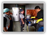 Preparing lunch - Chaupiloma, May 29, 2018